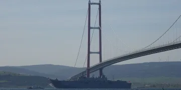 ‘TCG Anadolu’ Çanakkale’de