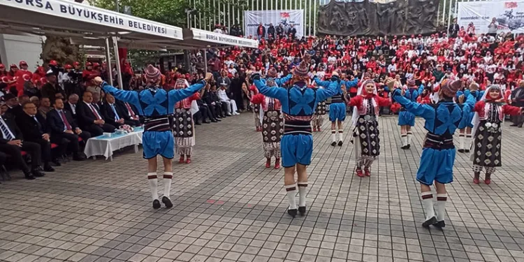 19 Mayıs Bursa’da coşkuyla kutlandı