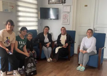 Depremzede aileye AK Parti’den ziyaret