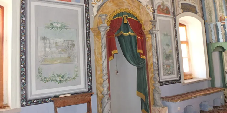 Tarihi resimli cami ilgi odağı oldu