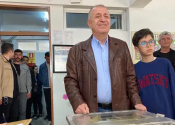 Ümit Özdağ oyunu Ankara’da kullandı
