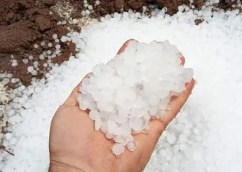 Sarıgöl’de üst üste dolu yağışı