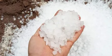 Sarıgöl’de üst üste dolu yağışı