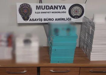 Bursa polisinden kaçak saat operasyonu