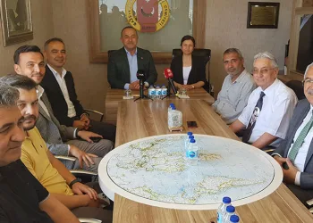 “Vatandaşımızı tehdit edip fişliyorlar”