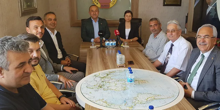 “Vatandaşımızı tehdit edip fişliyorlar”