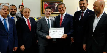 Milletvekili Sarıgül mazbatasını aldı