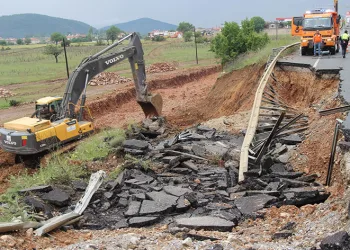 Çöken karayolunda çalışma başlatıldı