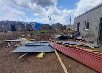 Kars’ta hortum korkuttu