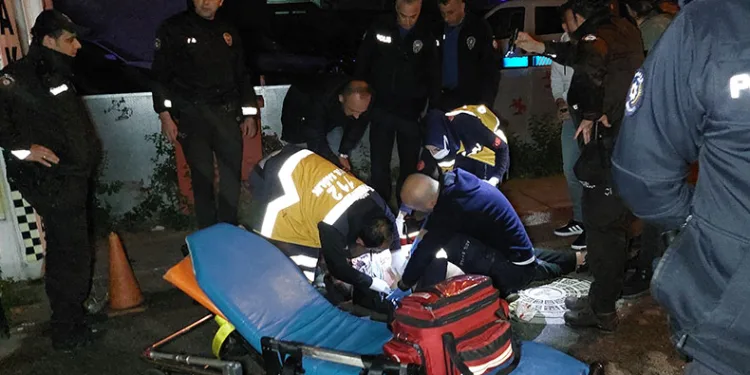 Sokak ortasında silahlı saldırıya uğradı