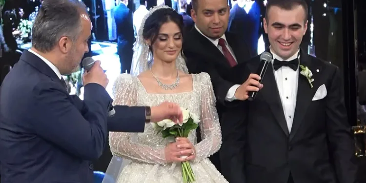 Genç çiftin düğünü siyasileri biraraya getirdi