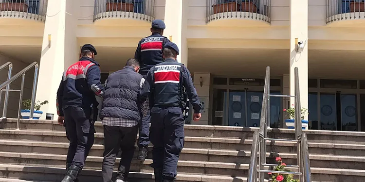 25 yıl hapis cezasıyla aranıyordu