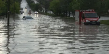 Başkent’te yollar göle döndü