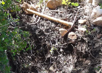 Toprak kazan kadın el bombası buldu