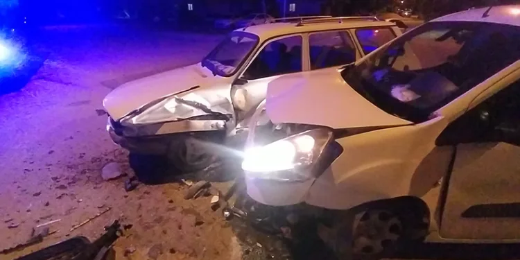 Hafif ticari araç ve otomobil çarpışt