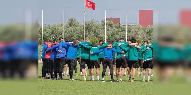 Bursaspor son antrenmanı Aydın’da yaptı