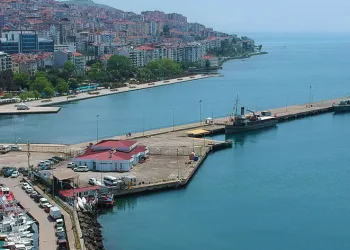 TCG Nusret Gemisi Sinop’ta sergilendi