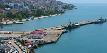 TCG Nusret Gemisi Sinop’ta sergilendi