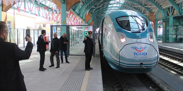 Merakla beklenen bilet fiyatı