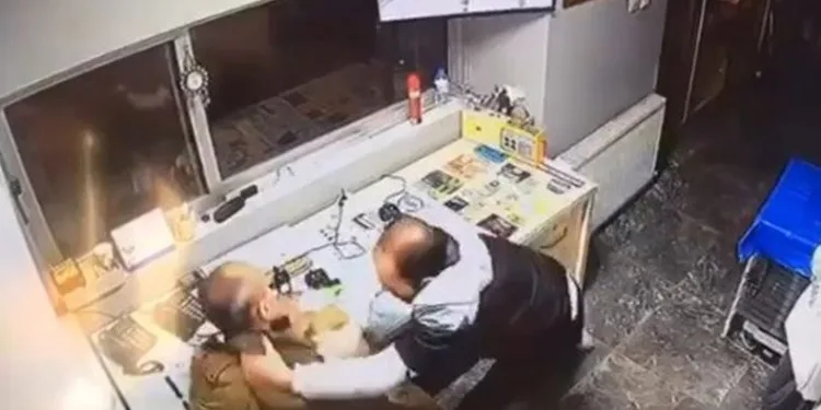 Başkentte engelli durak görevlisine saldırı