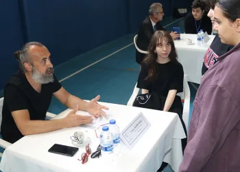 “Geleceğe giden yol hayalden geçiyor”