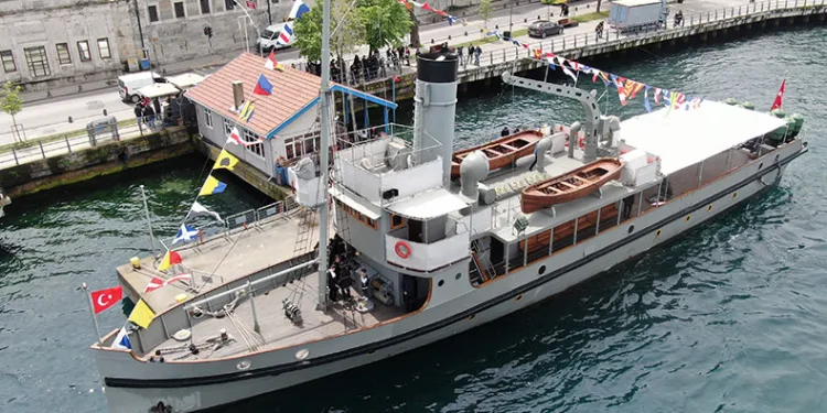 Nusret Müze Gemisi, ziyarete açıldı