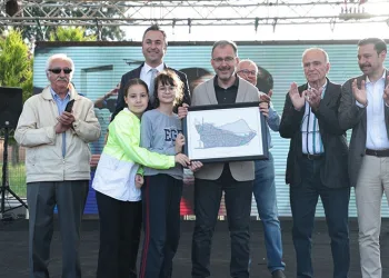 “İzmir’in 50 yıllık özlemini bugün gerçekleştiriyoruz”