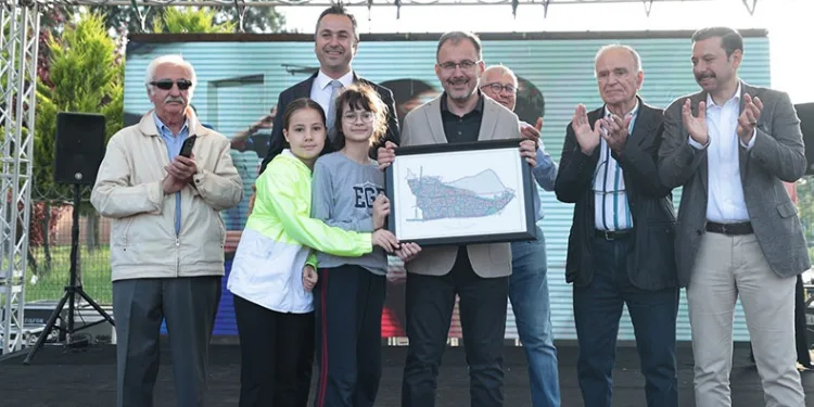 “İzmir’in 50 yıllık özlemini bugün gerçekleştiriyoruz”