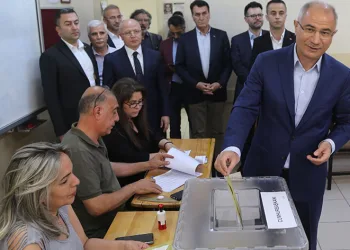 Efkan Ala, oyunu Bursa’da kullandı