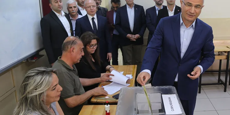 Efkan Ala, oyunu Bursa’da kullandı