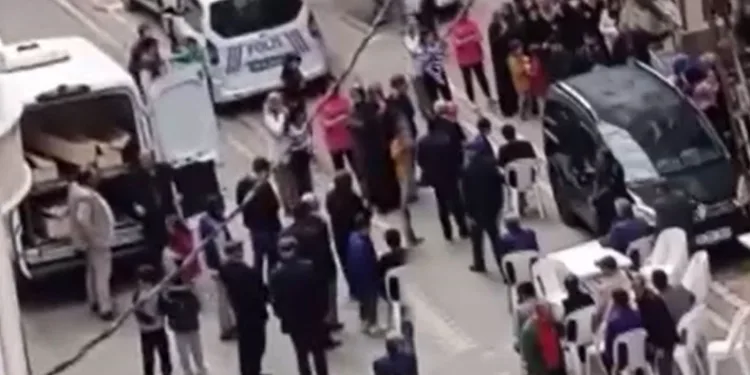 Korkunç cinayet, önce annesinin sonra kendi canına kıydı