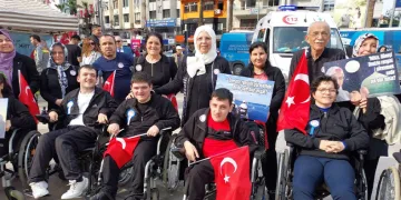 Umut çocuklarından farkındalık yürüyüşü