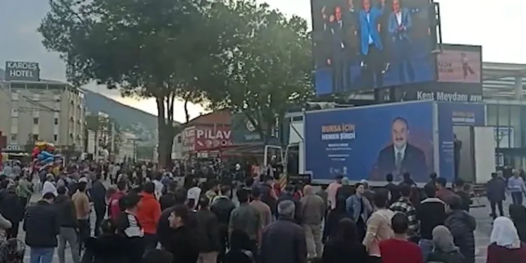 Bursa’da HDP’liler vatandaşa saldırdı