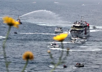 Antalya 19 Mayıs’ı denizde kutladı