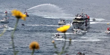 Antalya 19 Mayıs’ı denizde kutladı