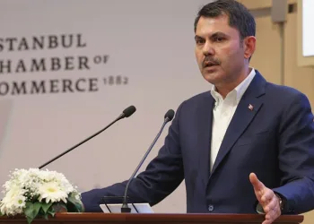 “Oyunlarıyla, filmleriyle çekilmek zorunda kalıyor”