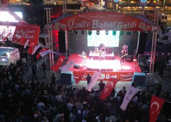 Gençler Bahar Konserinde coştu