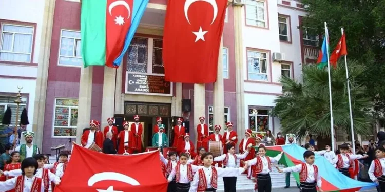 Azerbaycan’da 19 Mayıs coşkusu
