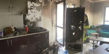 Ocakta unutulan yemek yangına sebep oldu