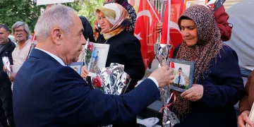 DSP’den Diyarbakır annelerine ziyaret