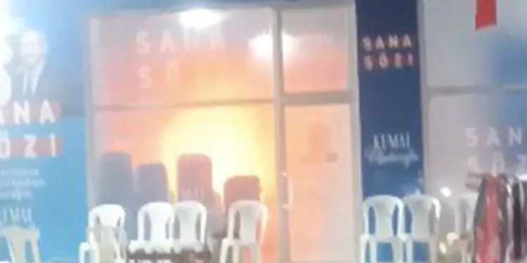 CHP’nin ofisinde çıkan yangın söndürüldü