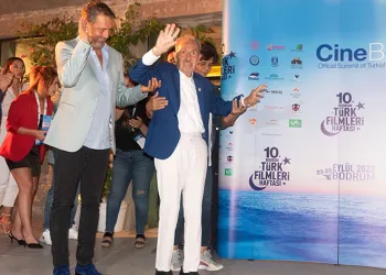 Ünlü sanatçı hayatını kaybetti