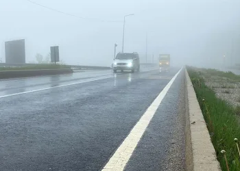 Bolu Dağı’nda sis ve yağış etkili oluyor