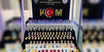 Kaçak elektronik sigaralarla yakalandılar
