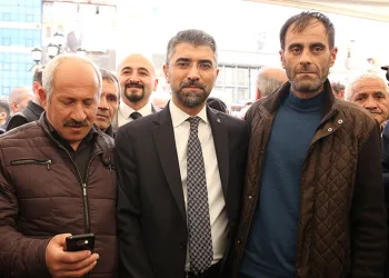 Ak Parti’de ilk tur sevinci