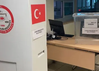 Depremler seçmen davranışını nasıl etkiledi?