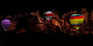 Kapadokya’da tarih peribacalarına yansıtıldı
