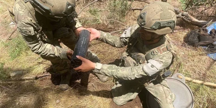 Teröristlere ait mühimmatlar ele geçirildi