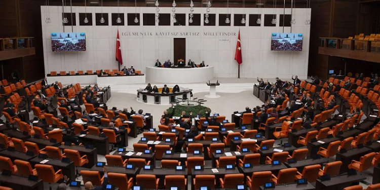 TBMM’nin ilk mesaisi yemin töreni