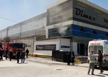 Mobilya fabrikasında korkutan yangın